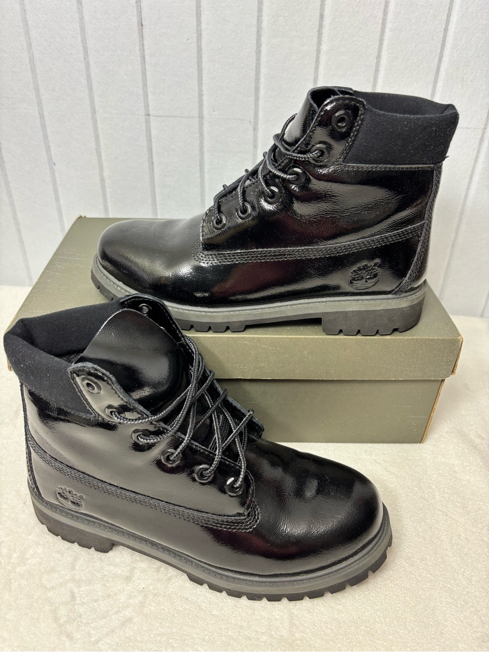 Timberland Black Patent Leather Ankle Boots Junior size 7 /‎ EU 40